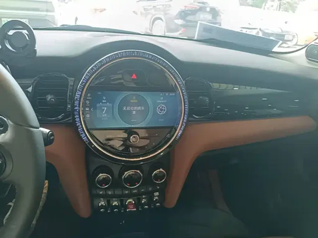 MINI Hatch — Фото автомобиля 12