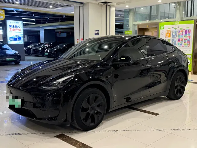 Фотография автомобиля — Tesla Model Y