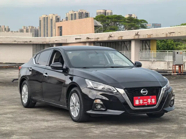 Nissan Teana — Фото автомобиля 3