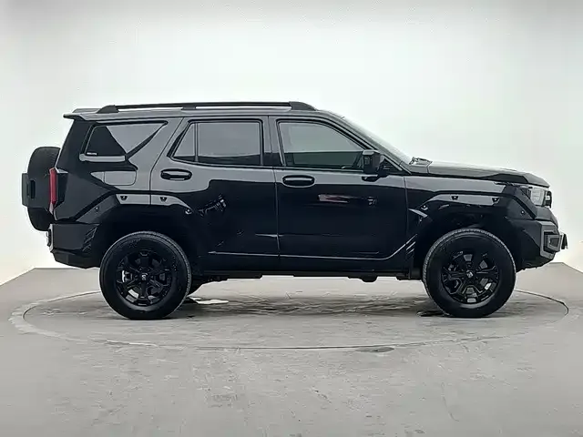 Tank Tank 400 New Energy 2024 Hi4-T Off-Road Edition — Фото автомобиля 4