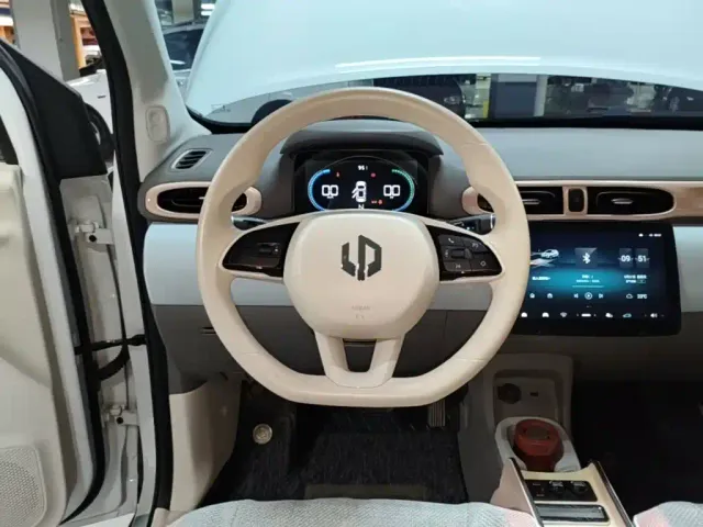 Leapmotor T03 — Фото автомобиля 10