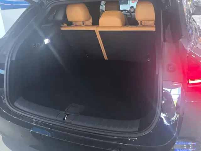 Li Auto i6 — Фото автомобиля 4