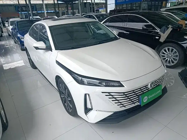Changan Eado — Фото автомобиля 3