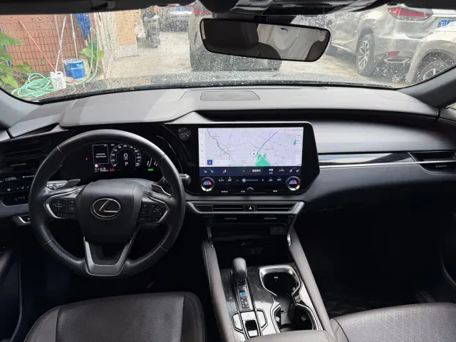 Lexus RX — Фото автомобиля 5