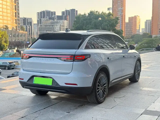 Leapmotor C11 — Фото автомобиля 8