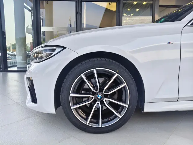 BMW 3 Series — Фото автомобиля 4