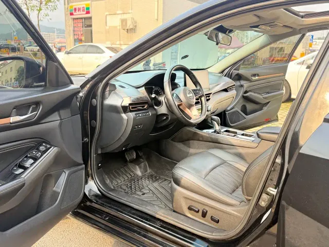 Nissan Teana — Фото автомобиля 4