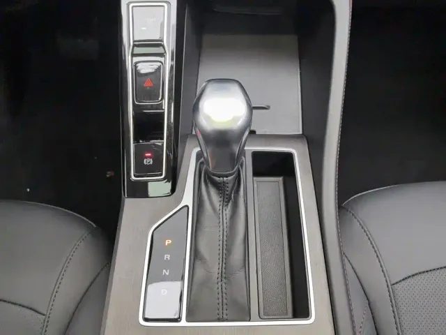 Roewe i5 — Фото автомобиля 13