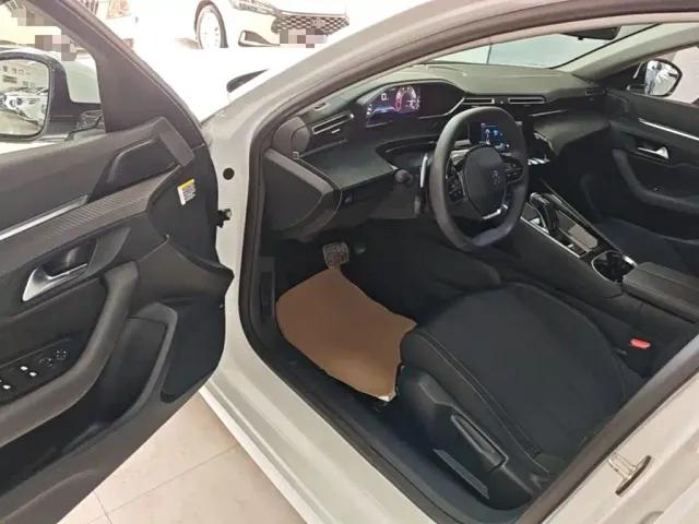 Peugeot 508 — Фото автомобиля 15