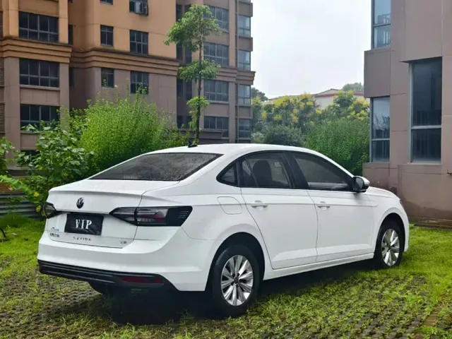 Volkswagen Lavida — Фото автомобиля 11