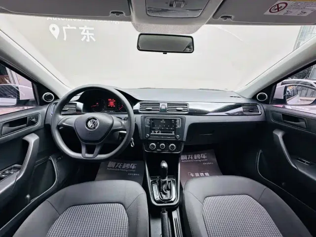 Volkswagen Santana — Фото автомобиля 6