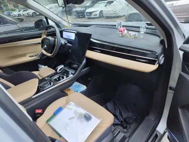 Geely Boyue L — Фото автомобиля 19