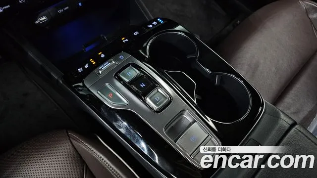 Hyundai Tucson Tucson (NX4) Дизель 2.0 2WD — Фото автомобиля 9