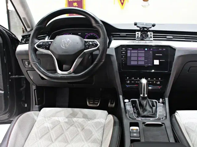 Volkswagen Magotan 2024 2 Million Units Public Sharing Edition 330TSI DSG Luxury — Фото автомобиля 10