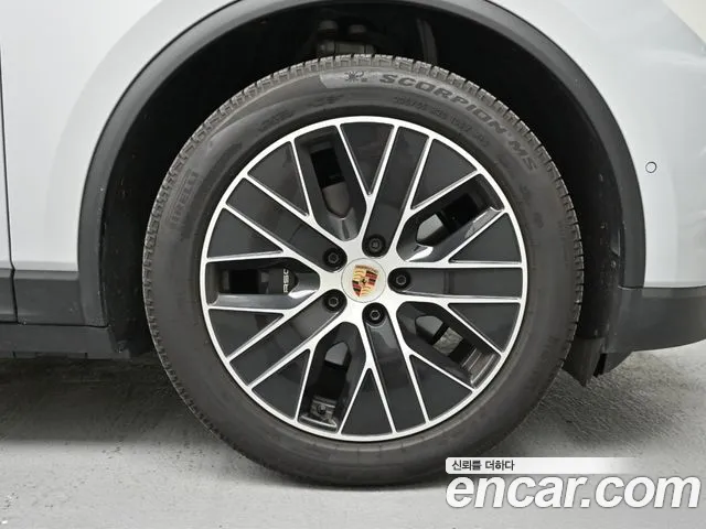 Porsche Macan — Фото автомобиля 5