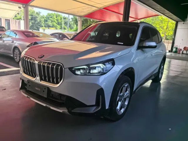 Фотография автомобиля — BMW X1