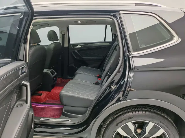 Volkswagen Tiguan L — Фото автомобиля 10