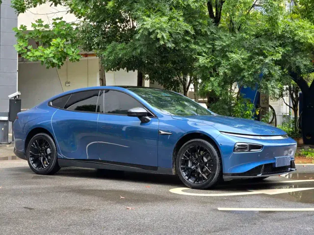 Xpeng P7 — Фото автомобиля 5