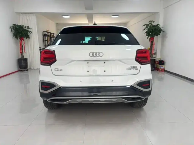 Audi Q2L — Фото автомобиля 14