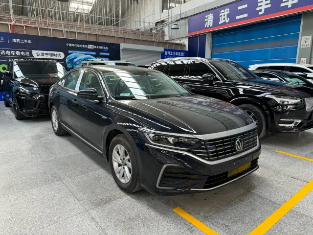 Volkswagen Passat — Фото автомобиля 3