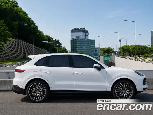 Porsche Cayenne — Фото автомобиля 5