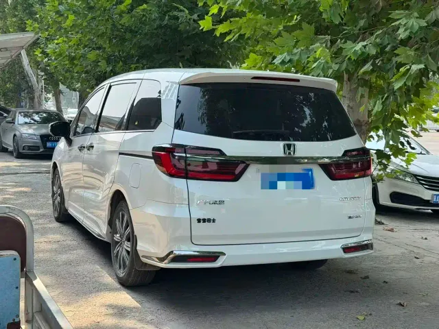 Honda Odyssey — Фото автомобиля 9