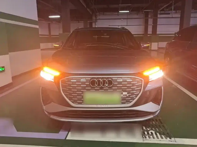 Audi Q4 e-tron — Фото автомобиля 2
