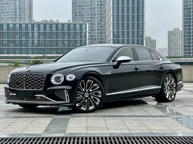 Bentley Flying Spur — Фото автомобиля 3
