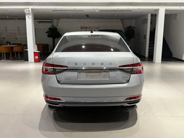 Skoda Superb — Фото автомобиля 5