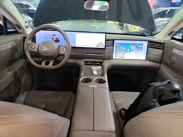 IM Motors LS6 — Фото автомобиля 9