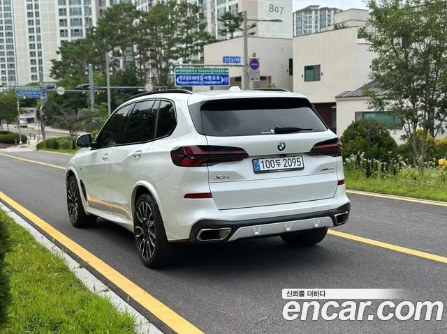 Фотография автомобиля — BMW X5