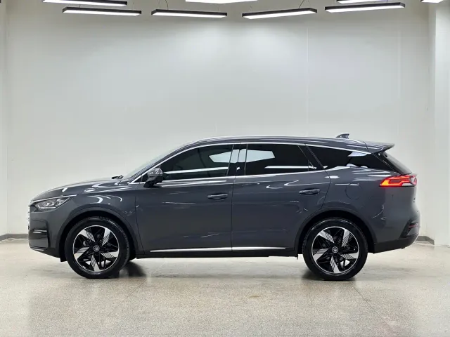 BYD Tang — Фото автомобиля 7