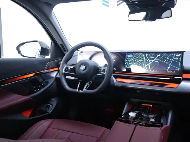 BMW 5 Series — Фото автомобиля 14