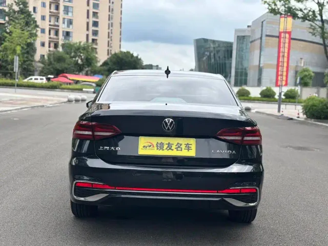 Volkswagen Lavida — Фото автомобиля 5