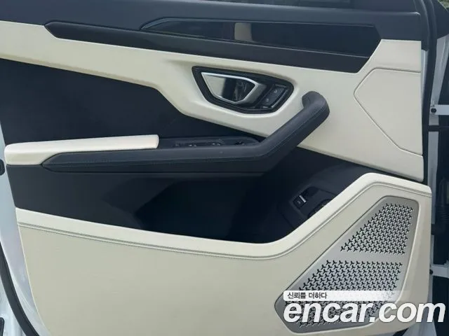 Lamborghini Urus — Фото автомобиля 20