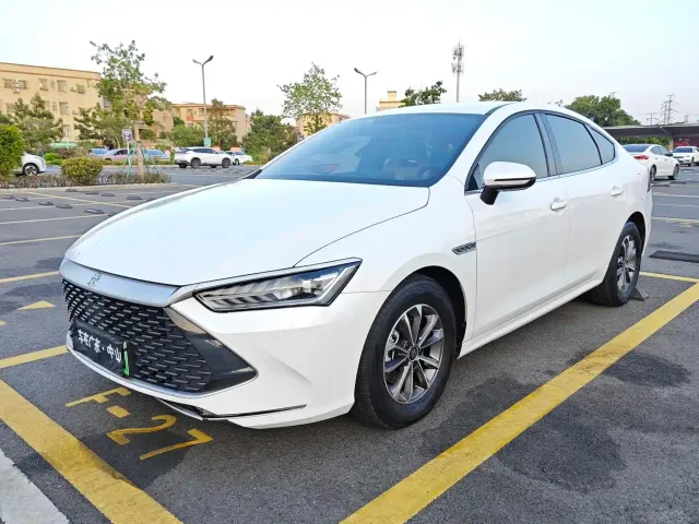 Фотография автомобиля — BYD Qin PLUS