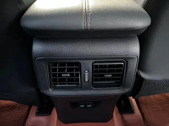 Toyota RAV4 — Фото автомобиля 13