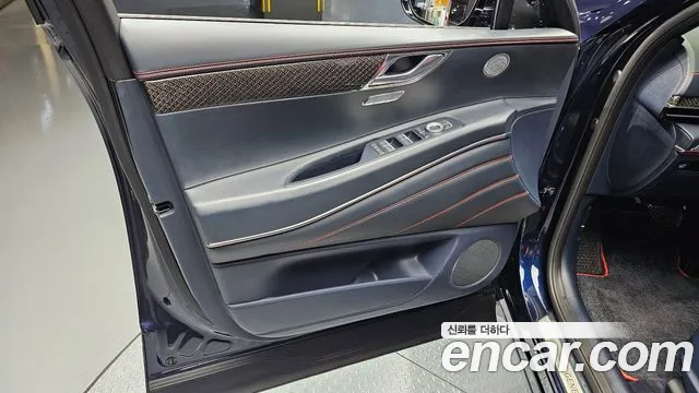 Genesis GV80 — Фото автомобиля 22