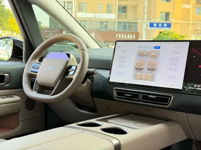 Li Auto MEGA — Фото автомобиля 26