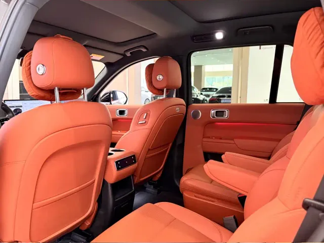 Li Auto L8 — Фото автомобиля 7