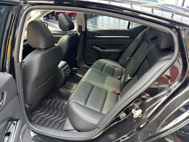 Nissan Teana — Фото автомобиля 17