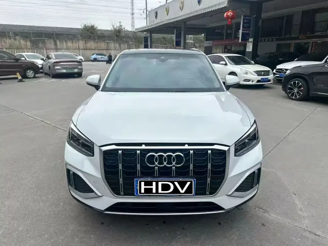 Audi Q2L — Фото автомобиля 2