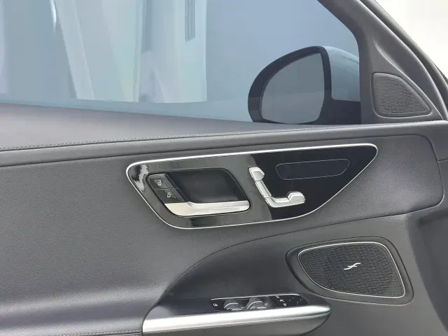 Mercedes-Benz C-Class — Фото автомобиля 16