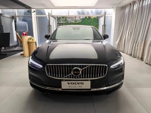 Volvo S90 — Фото автомобиля 2