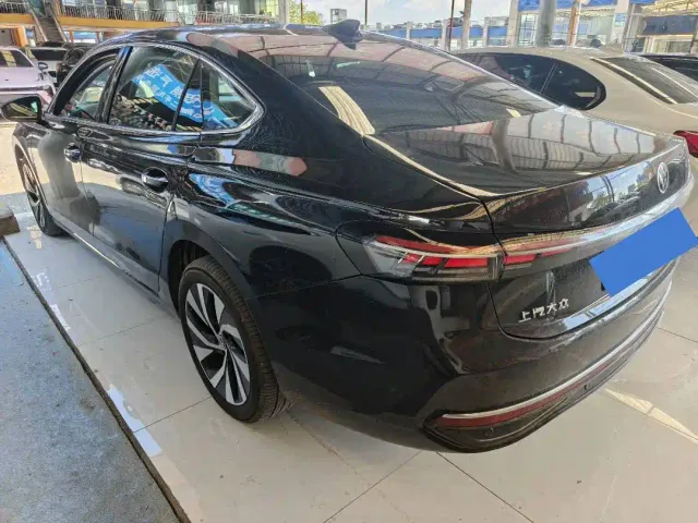 Volkswagen Passat — Фото автомобиля 6