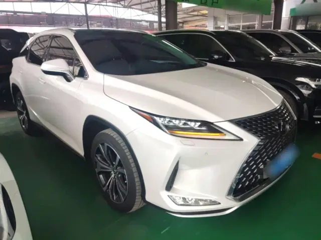 Lexus RX — Фото автомобиля 3