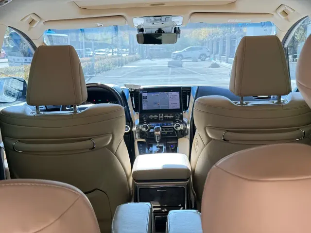 Toyota Vellfire — Фото автомобиля 8