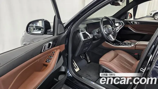 BMW X5 xDrive 40i M Sport — Фото автомобиля 10