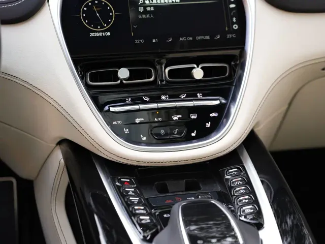 Aston Martin DBX — Фото автомобиля 18