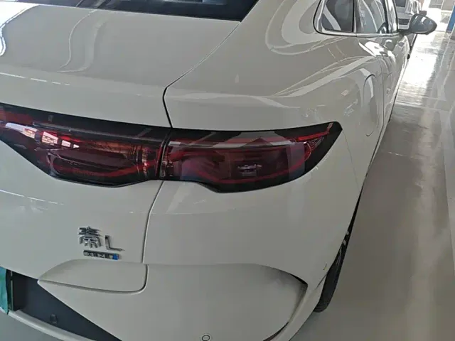 BYD Qin L — Фото автомобиля 7